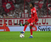 Les Genevois de l’étranger: Johan Manzambi performe… mais se blesse