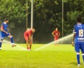 L’arrosage automatique stoppe le match de Collex